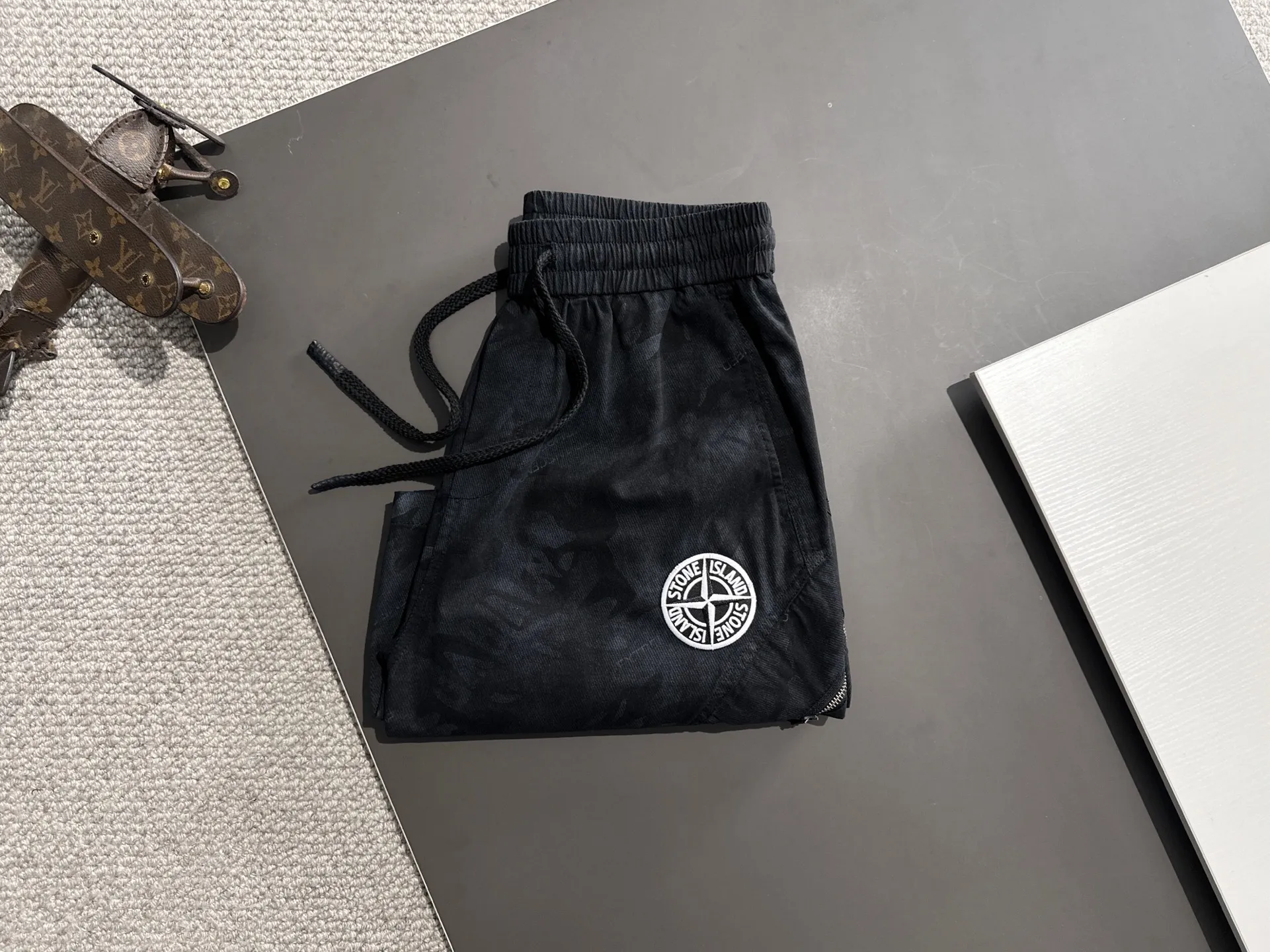 🅿️320 Next day shipping High-end goods Stone Island 2025 spring and summer new elastic band casual shorts, counter-customized fabrics, high breathability and comfort, impeccable details, brand element design concept, reflecting high quality. It feels delicate and soft! It presents a casual cut and the upper body shape is great! Size: M-4XL
